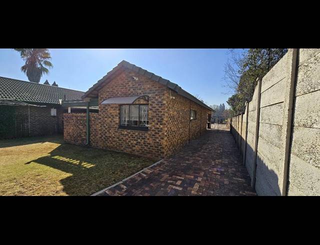 4 BEDROOM HOUSE FOR SALE IN VAALPARK